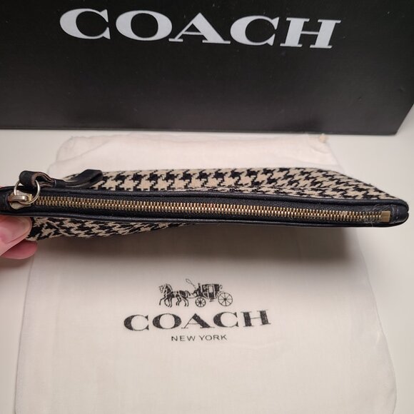 Coach Houndstooth Wristlet Wool with Black Leather Trim Cream with Red interior - Picture 5 of 12